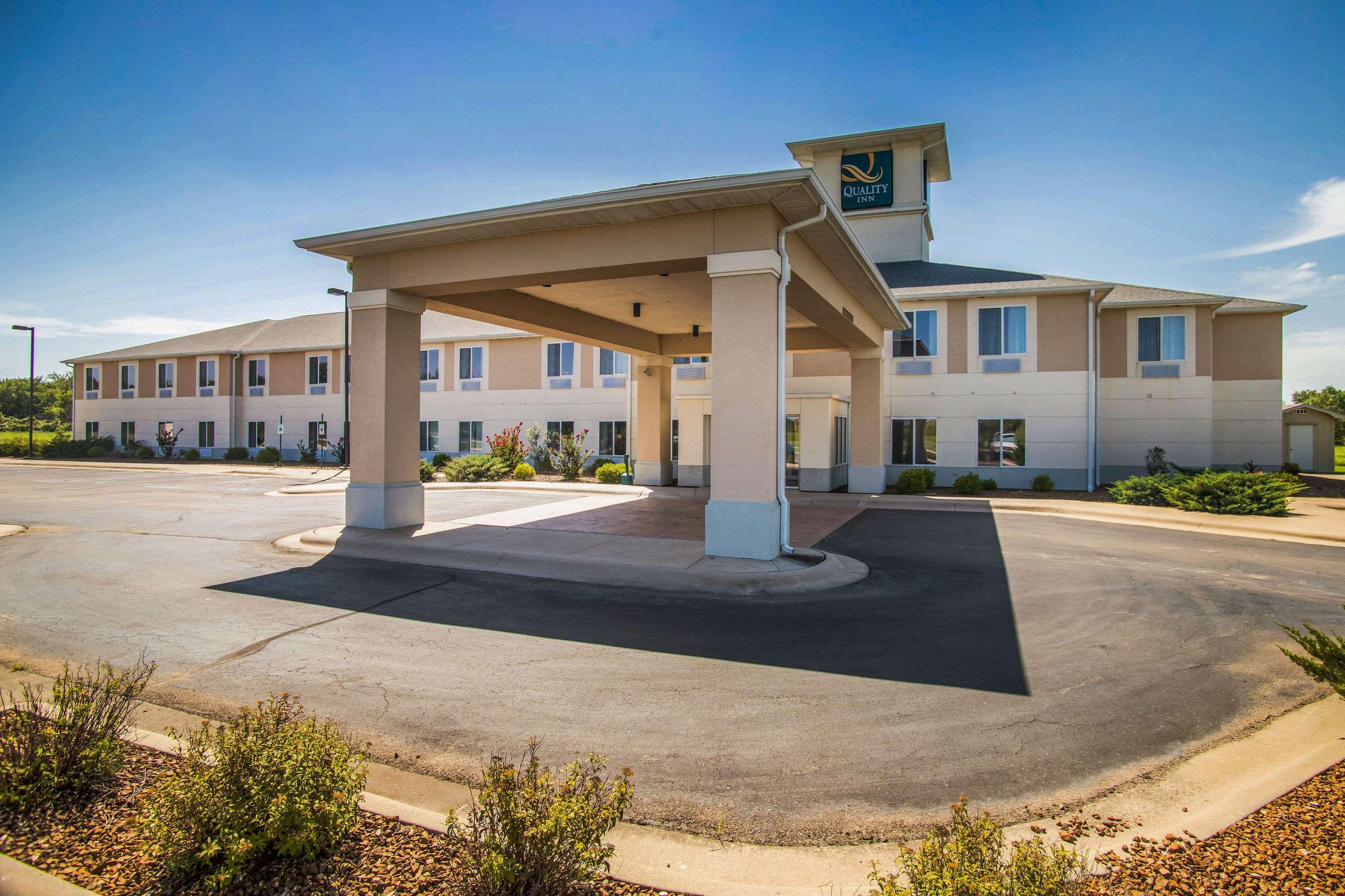 Quality Inn Parsons North Exterior photo
