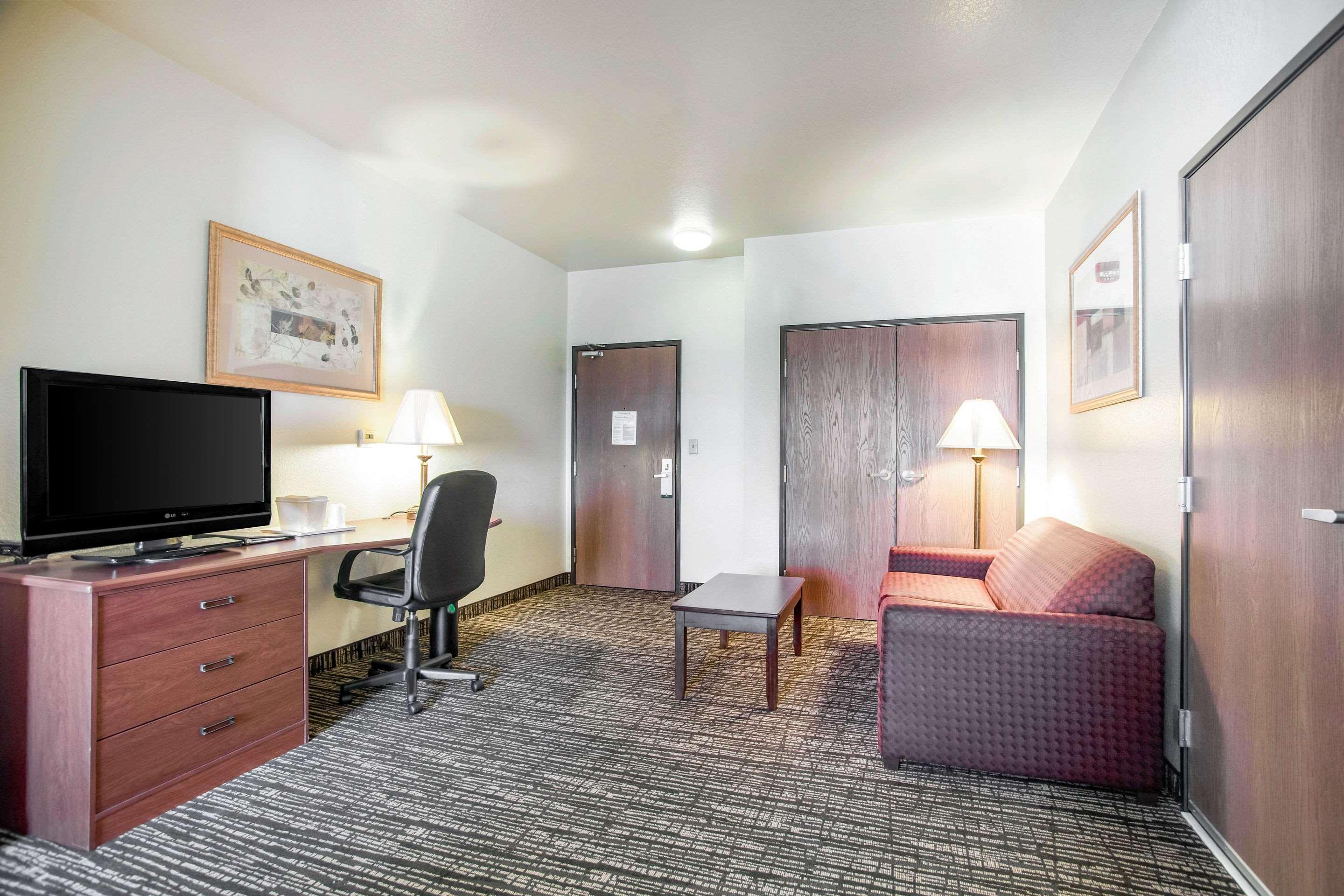 Quality Inn Parsons North Exterior photo