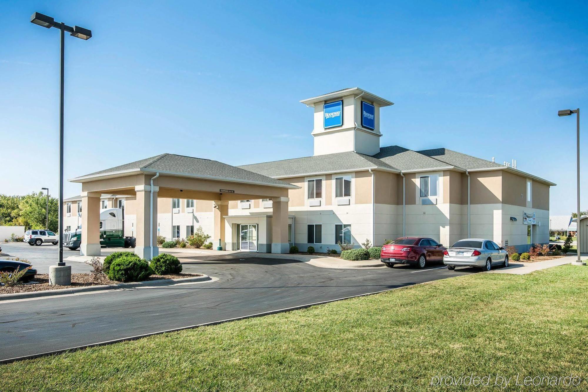 Quality Inn Parsons North Exterior photo